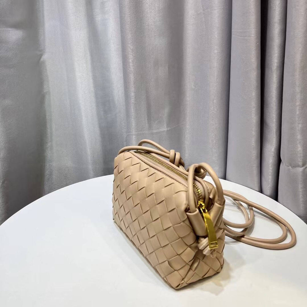 
            
                Load image into Gallery viewer, PRE ORDER: The Elegante Woven Bag
            
        