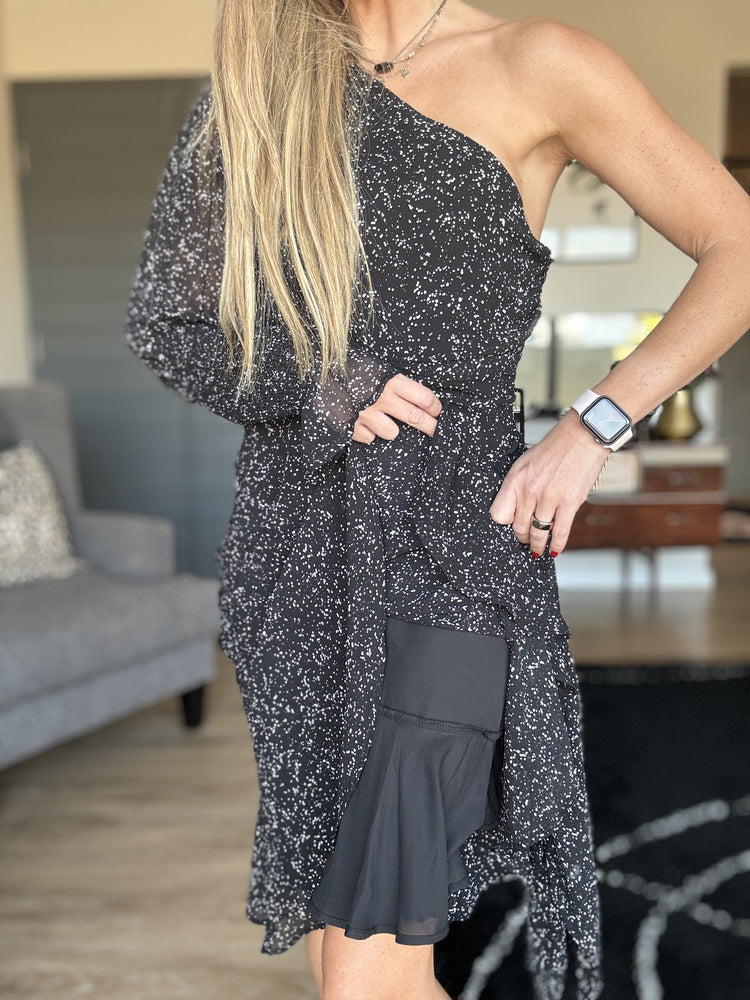 HONEY PUNCH| One shoulder black dress