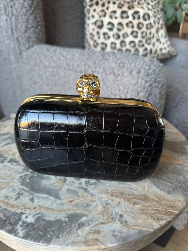 ALEXANDER MCQUEEN LIMITED EDITION Classic Skull Clutch