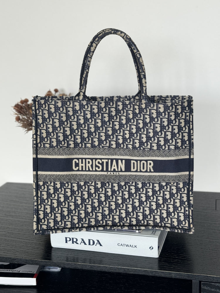 Dior oblique tote bag shop