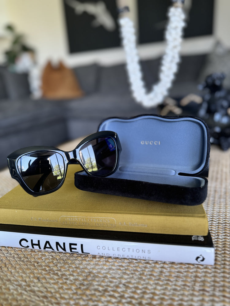 GUCCI |Sunglasses| Black and Gold