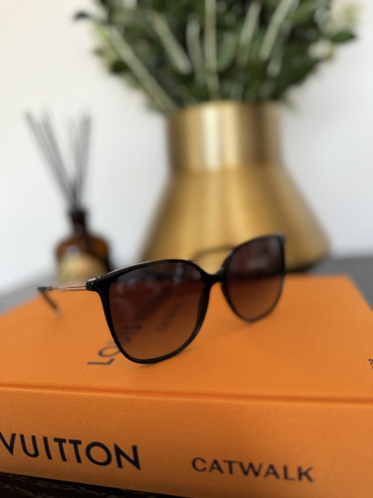 Tiffany | Black and Gold Sunnies